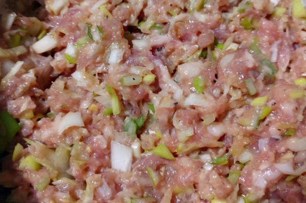 豬肉餃子配什麼菜好吃？教你5種不同搭配，香味撲鼻，好吃沒腥味