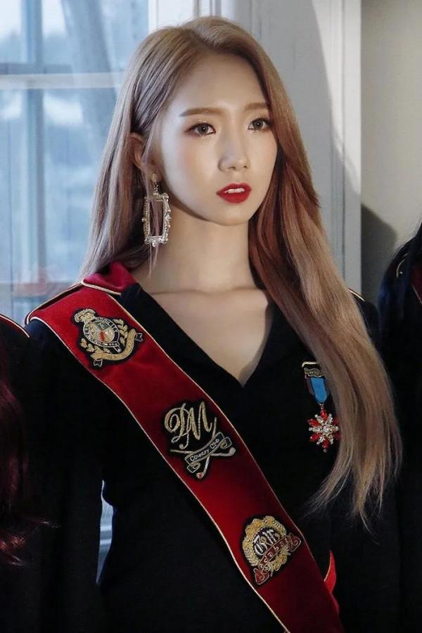 孟美岐高畫質圖集：樂華“孟三姐”別人雙十一搶貨，她搶別人什麼？