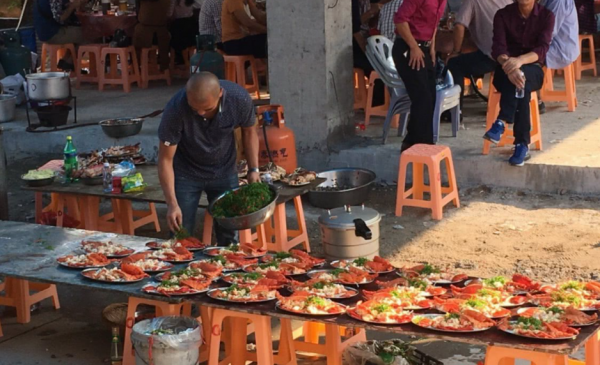 農村流動廚房被叫停，全國範圍內大規模嚴查，相關人員需持證上崗
