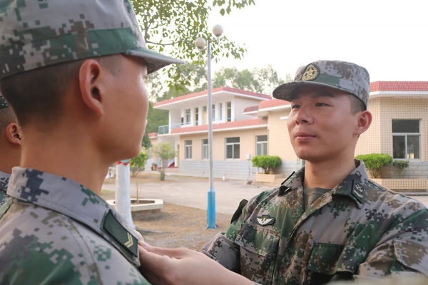 站直咯,不準哭 站直咯,不準哭