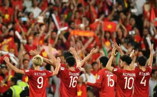 國足你臉紅嗎？從越南晉級世預賽十二強看越南足球發展模式