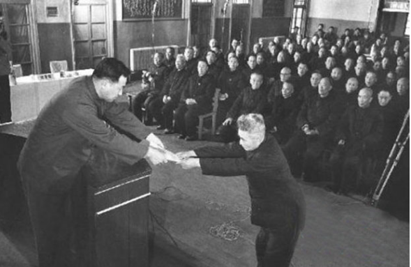 新中國奇蹟-北京“功德林”大學