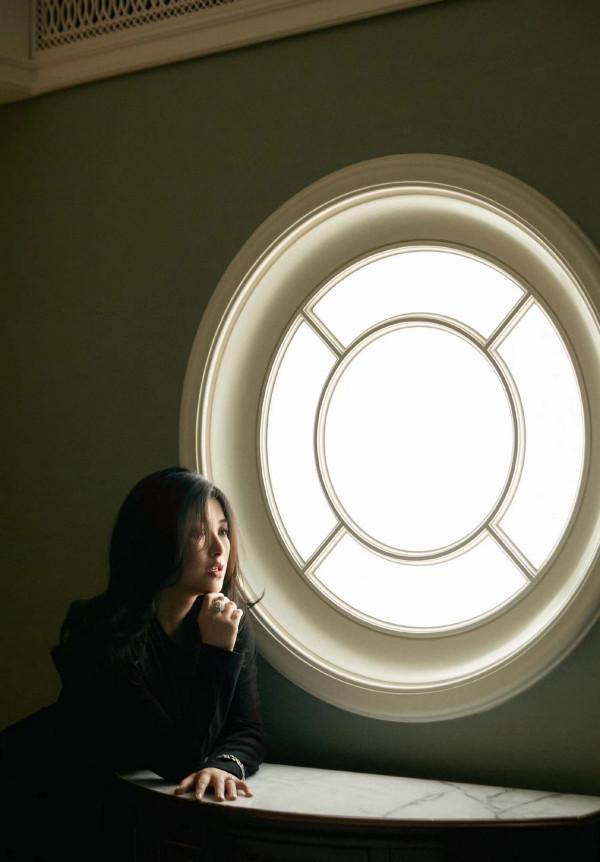 朱珠產後首次公開亮相!穿黑裙戴鴿子蛋有豪門範,正式復出排場大 朱珠產後首次公開亮相!穿黑裙戴鴿子蛋有豪門範,正式復出排場大