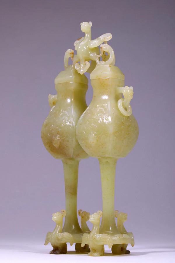 清代：和田玉龍耳鳳鈕雙聯蓋瓶