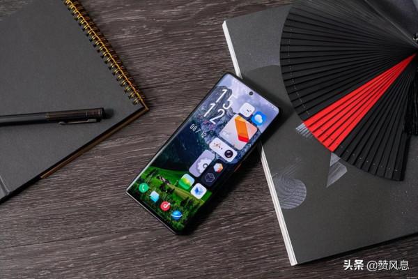 iQOO9 Pro秀肌肉,4nm強芯+IP68+125W,新增1TB大記憶體 iQOO9 Pro秀肌肉,4nm強芯+IP68+125W,新增1TB大記憶體