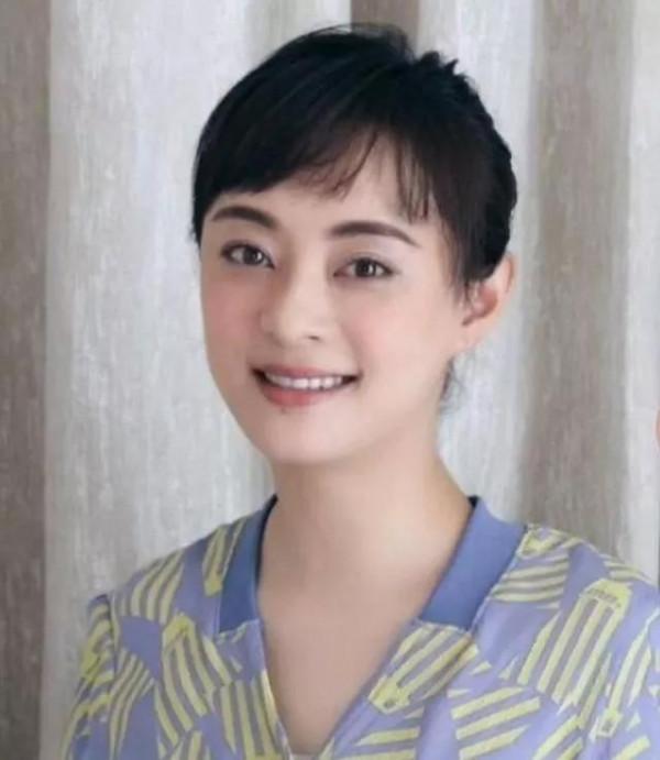 孫儷美照一冊，欣賞