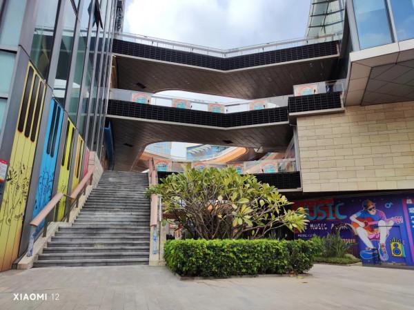 5分鐘18億！Xiaomi 12真的高階起來了，外國網友：比13還香