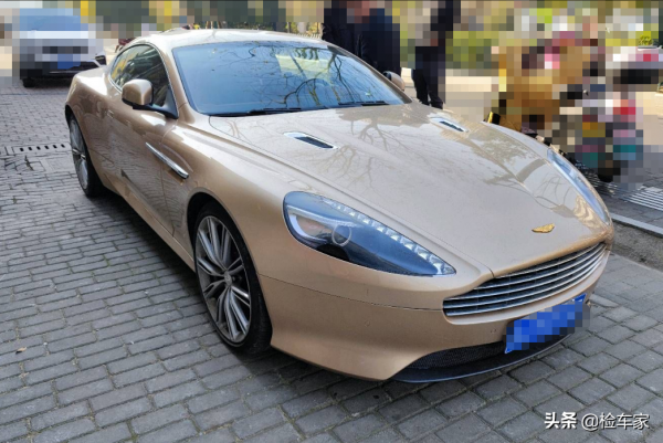 400多萬的限量超跑用來拉火鍋料！這輛阿斯頓馬丁現在只要73萬