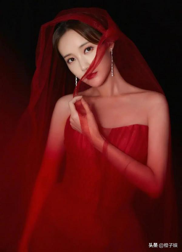 千嬌百媚的李一桐