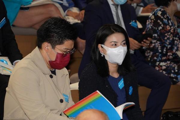 郭晶晶活成80後驕傲,穿小香風外套配連衣裙,簡單低調卻難掩高階 郭晶晶活成80後驕傲,穿小香風外套配連衣裙,簡單低調卻難掩高階