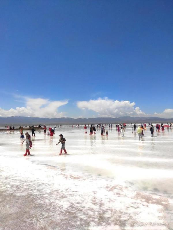 中國的天空之鏡，人一生要去的55個地方之一一茶卡鹽湖