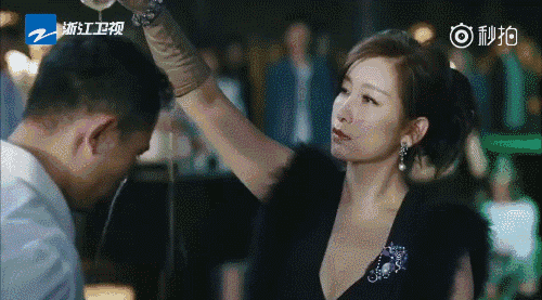 土氣太胖臉凹陷，這8位女星年輕時候很一般，老了卻越來越好看