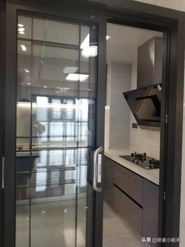 她家裝修一年，單單硬裝花了20萬，還沒佈置傢俱家電，先分享一下