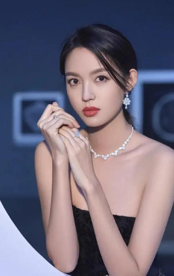 中國首個世界小姐冠軍張梓琳氣質美照