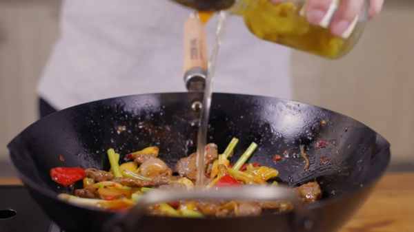 牛肉這樣做,乾飯人都饞哭了!不吃上3碗米飯根本停不下來 牛肉這樣做,乾飯人都饞哭了!不吃上3碗米飯根本停不下來