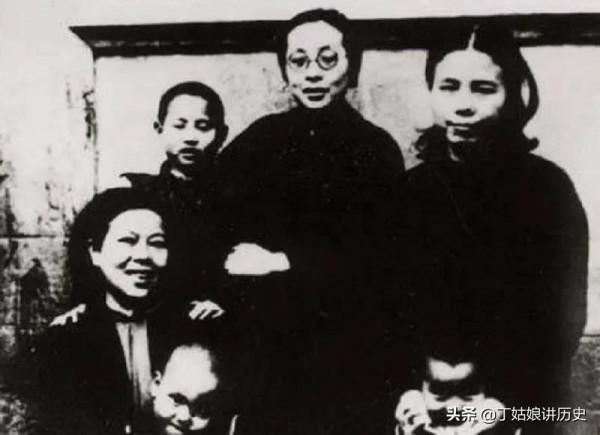 李碩勳28歲犧牲，妻不改嫁獨自撫養兩個孩子，周總理給予溫暖關懷