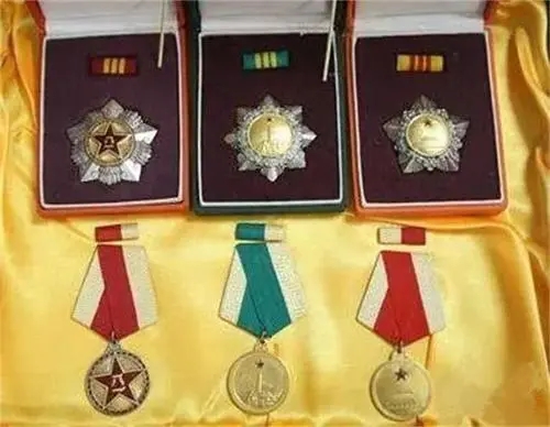 1955年授軍銜,十位將軍都擔任什麼職務?職務最高的是哪個? 1955年授軍銜,十位將軍都擔任什麼職務?職務最高的是哪個?