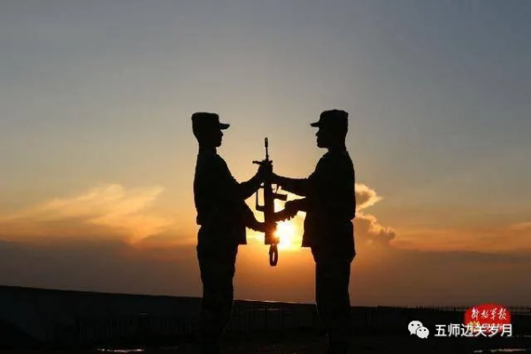 「戰地詩」仰望中秋