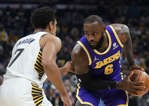 詹皇9場第5次拿下隊內三分王！場均2.9球超甜瓜，射手竟是我自己