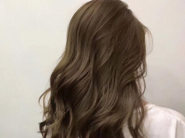 少頭白，年輕如何對抗白髮？