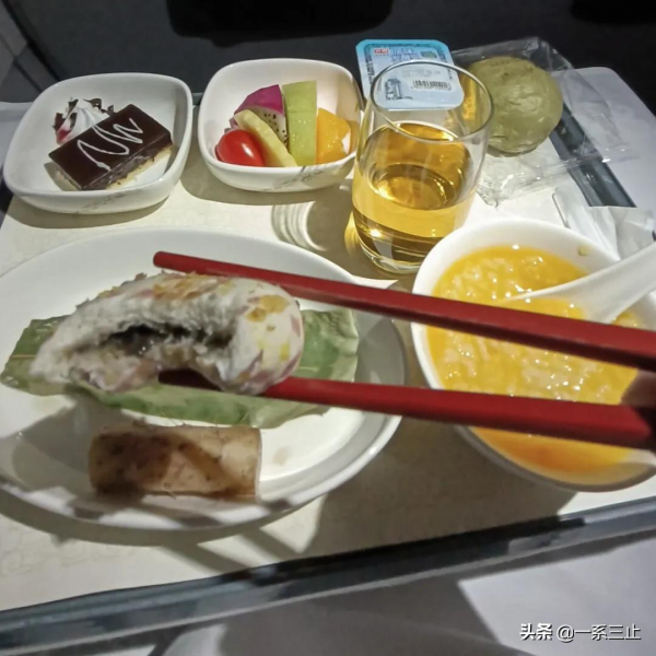 為了一碗蘭州拉麵,我特地飛到蘭州去中轉 為了一碗蘭州拉麵,我特地飛到蘭州去中轉