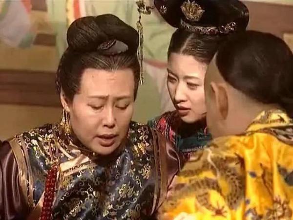 康熙王朝：孝莊太后臨死之前，告訴康熙九朵花開了，有何寓意