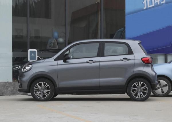 存在感低的零跑汽車，推出低價位T03走低端市場，比不過五菱