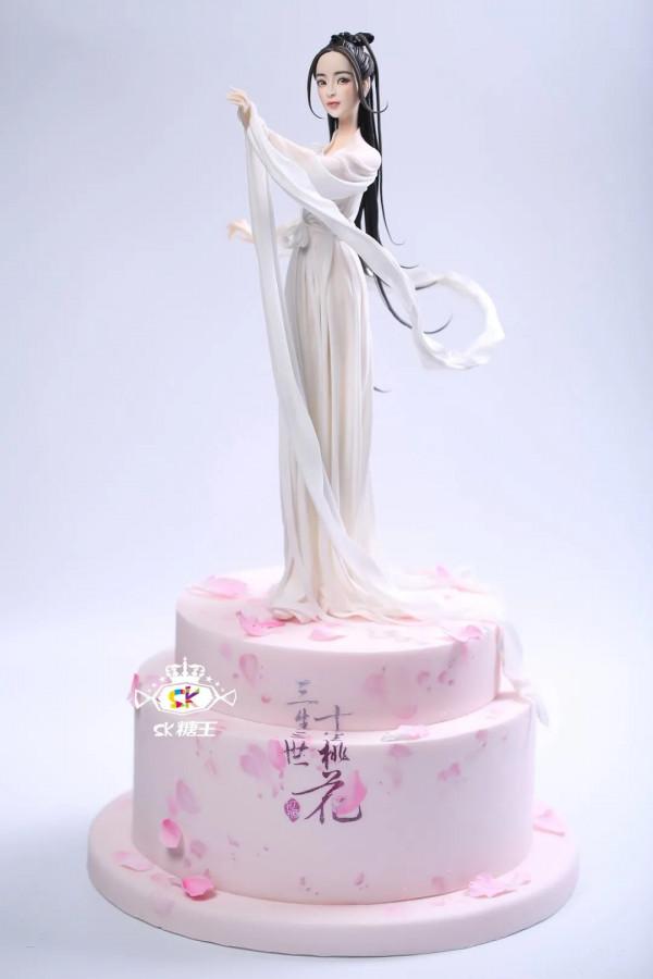 杜海濤吃鞋，張韶涵吃雨傘！80後糖王以假亂真的作品，我有被騙到