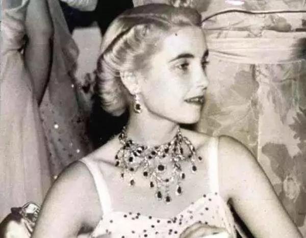 悲催的富婆:身家10億,離婚7次支付6次分手費,死後僅剩3500塊 悲催的富婆:身家10億,離婚7次支付6次分手費,死後僅剩3500塊