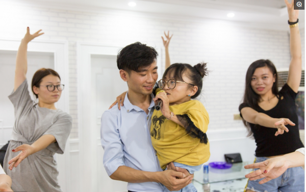 68釐米高姑娘17歲當老闆,嫁帥丈夫,如今買房買車幸福如初 68釐米高姑娘17歲當老闆,嫁帥丈夫,如今買房買車幸福如初