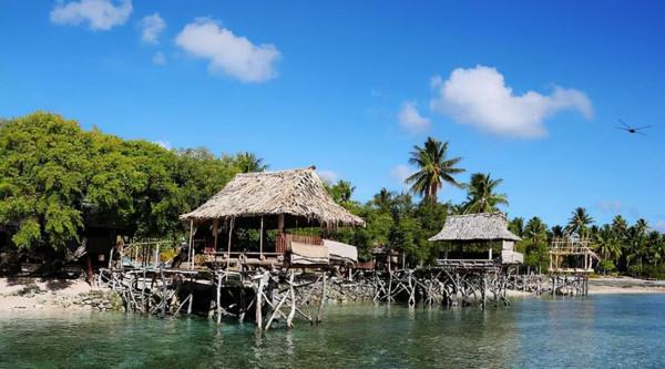 最孤獨的外交官吳鍾華：搭茅草屋，修升旗臺，一人支撐一座大使館