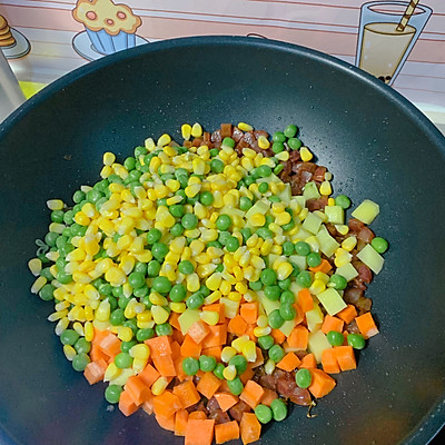 有肉有菜有飯 快手主食 電飯鍋版 臘腸燜飯