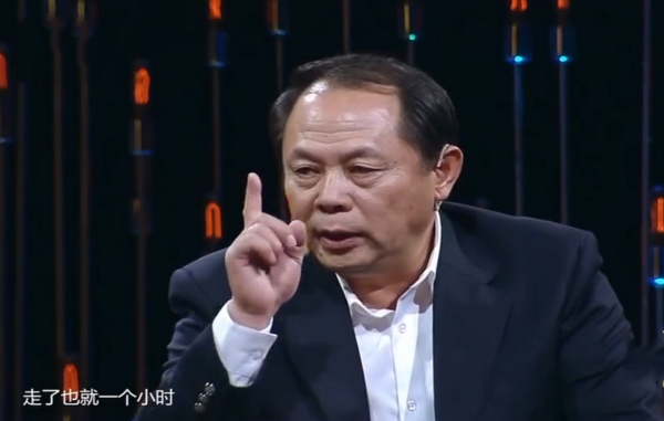 1949年一農婦無奈亮明身份，肖勁光：不用經她同意，派人給買衣服