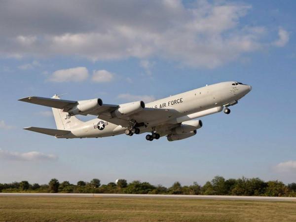 美戰略偵察機挑釁，用“廢物81”呼號羞辱解放軍，不怕被擊落嗎？