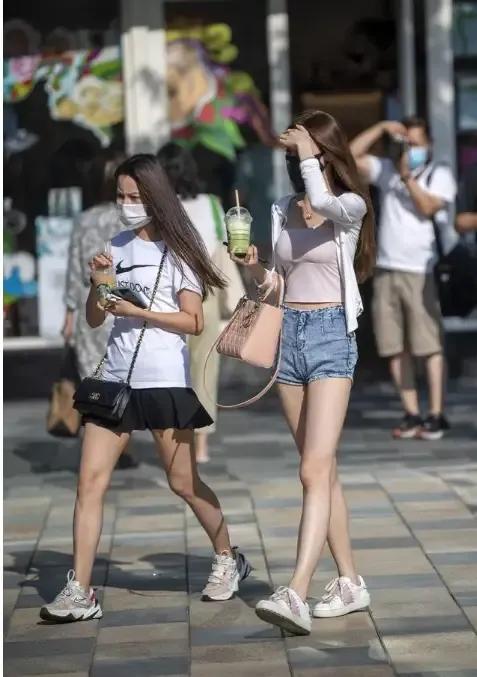 秋天的涼也抵不過人的熱情