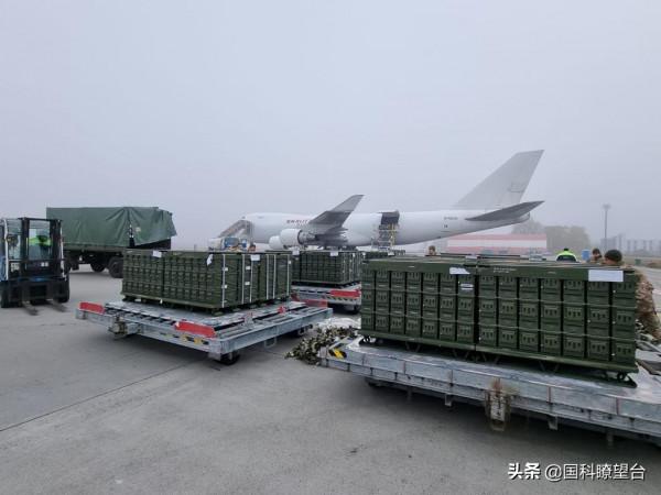 俄軍重型榴彈炮就位!戰爭準備中,英軍膽敢派兵進駐或遭炮擊警告 俄軍重型榴彈炮就位!戰爭準備中,英軍膽敢派兵進駐或遭炮擊警告