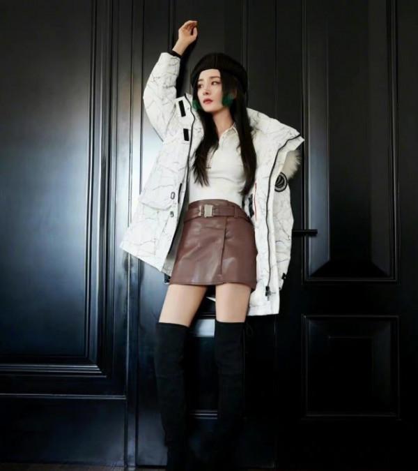 楊冪引領新風潮!挑染公主切配貝雷帽造型封神,美腿秀得停不下來 楊冪引領新風潮!挑染公主切配貝雷帽造型封神,美腿秀得停不下來