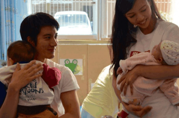 李靚蕾真實學歷被確認，才女淪為全職家庭主婦，是問題的開端？