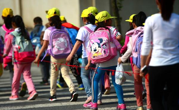 小孩子犯錯,家長卻以錯待錯,道理在何方? 小孩子犯錯,家長卻以錯待錯,道理在何方?