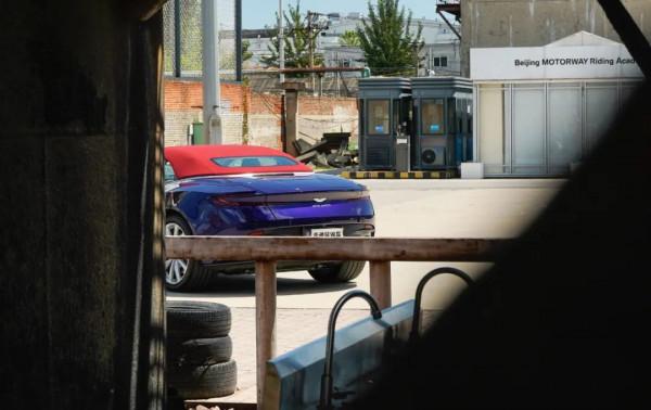 300萬買輛英倫跑車，“牛馬倫”心想：這是老哥