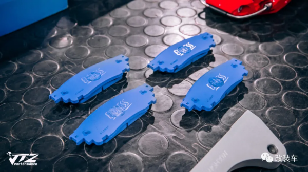 未成年高中生打造素雅埃爾法,全身名牌改件加起來超過16萬 未成年高中生打造素雅埃爾法,全身名牌改件加起來超過16萬