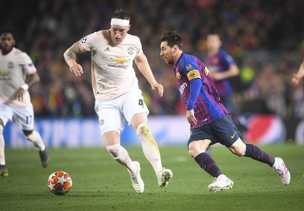 曼聯“飛將軍”即將復出，特意感謝索帥的支援！但球迷建議他離開