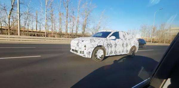 理想X01路試諜照曝光!採用四缸機,純電續航200km 理想X01路試諜照曝光!採用四缸機,純電續航200km