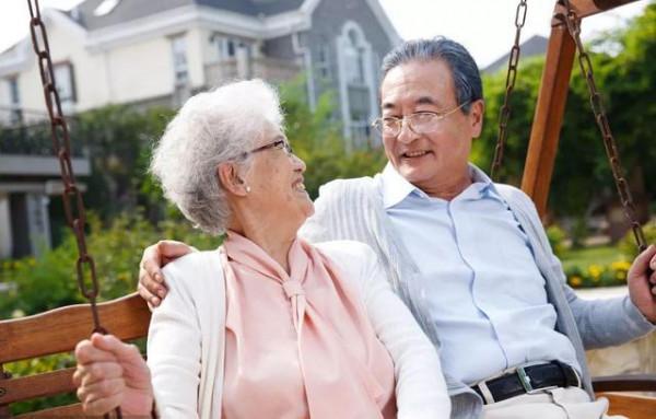 70歲後，身體若有這6種變化，或是“衰老”的表現，不妨自測下吧