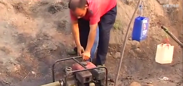 中國人想去非洲掙大錢,結果卻混成菜農,喝水都成奢侈!紀錄片 中國人想去非洲掙大錢,結果卻混成菜農,喝水都成奢侈!紀錄片