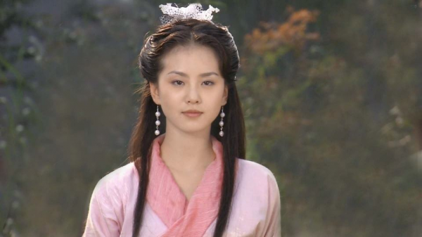 明星化妝也互相模仿？白開水妝容受追捧，有人美出圈有人像沒睡醒