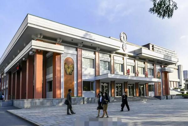 朝鮮新裝修的地鐵