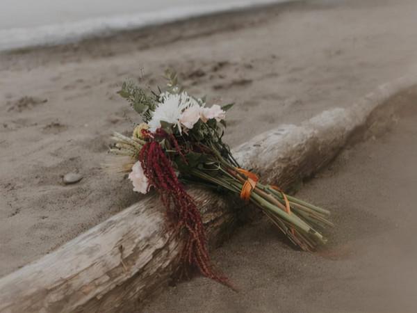 住院一週兒女無人問津，70歲老太處理丈夫的嘔吐物：愛要將心比心