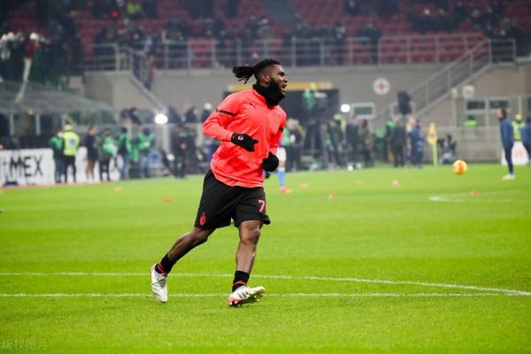 米蘭1比0輸那不勒斯，球隊中場和鋒線全面落後，需要補充新人了