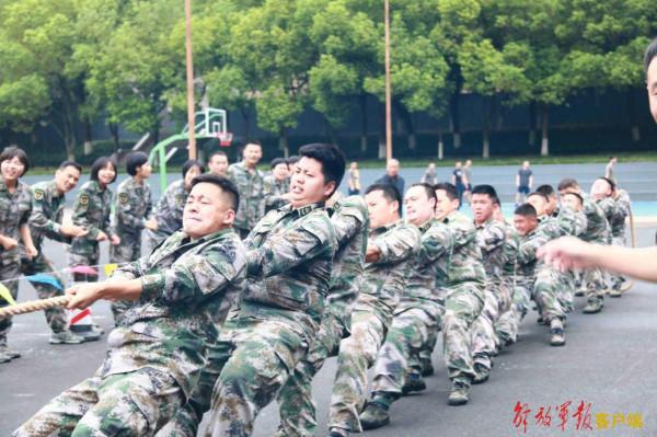 銀線纏繞的青春：通訊兵的365天